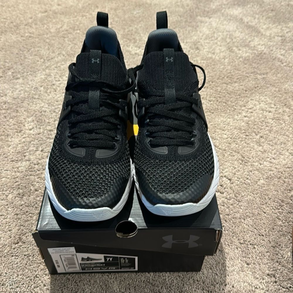 Under Armour project rock size 7 Y GS Project Rock 4 NIB